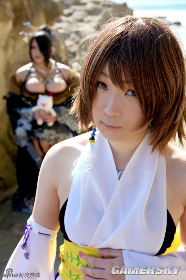 眼瞎了!《最终幻想10》巨乳露露贫乳尤娜cos赏