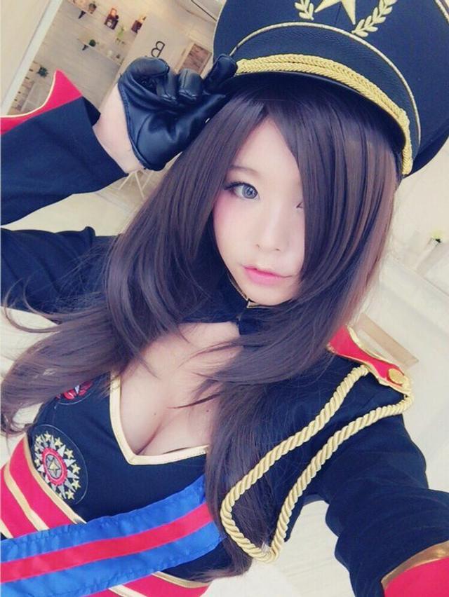 萝莉 童颜巨乳萝莉款coser爱LOL_新浪图片