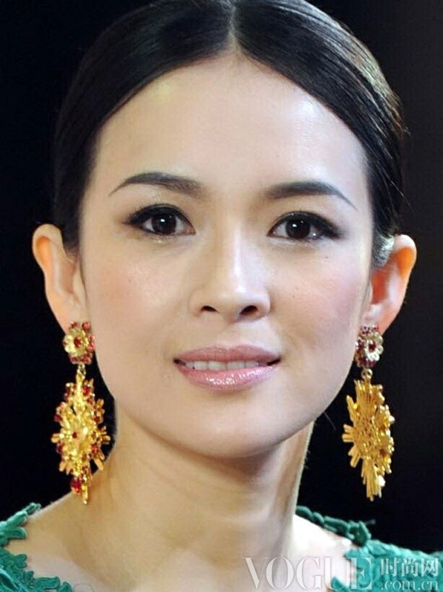 耳畔生辉 小女人章子怡偏爱大耳环