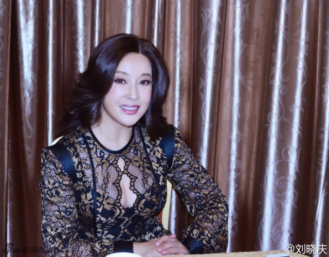 58岁刘晓庆透胸扮嫩 64岁潘迎紫迎击