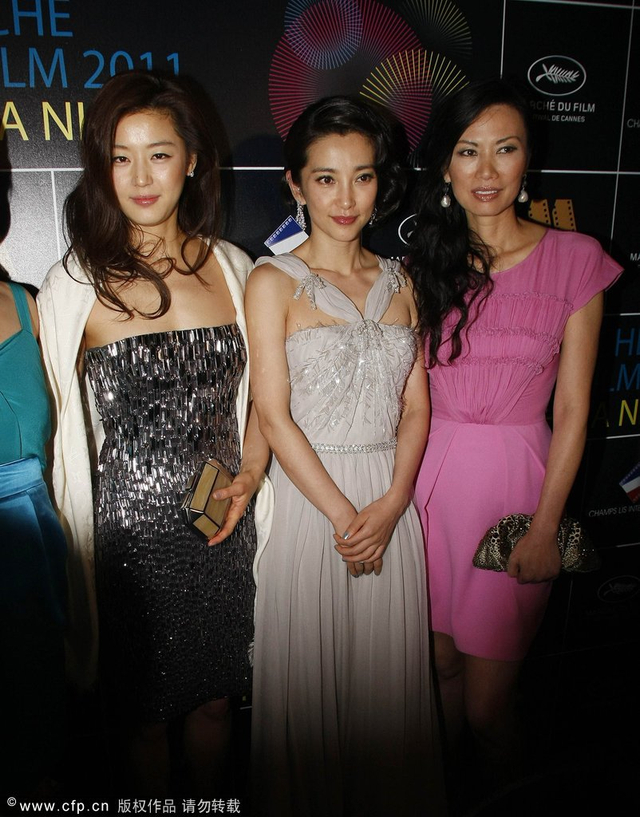 传奇女人邓文迪时尚造型盘点