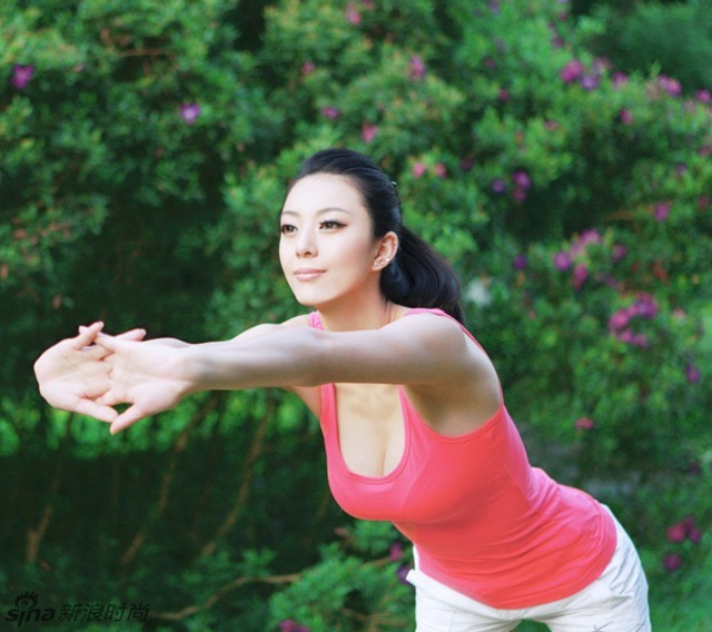 中国第一黄金比例美女曝照 你觉得美吗