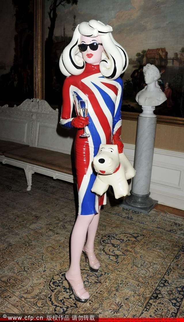 红遍全宇宙的橡胶小姐