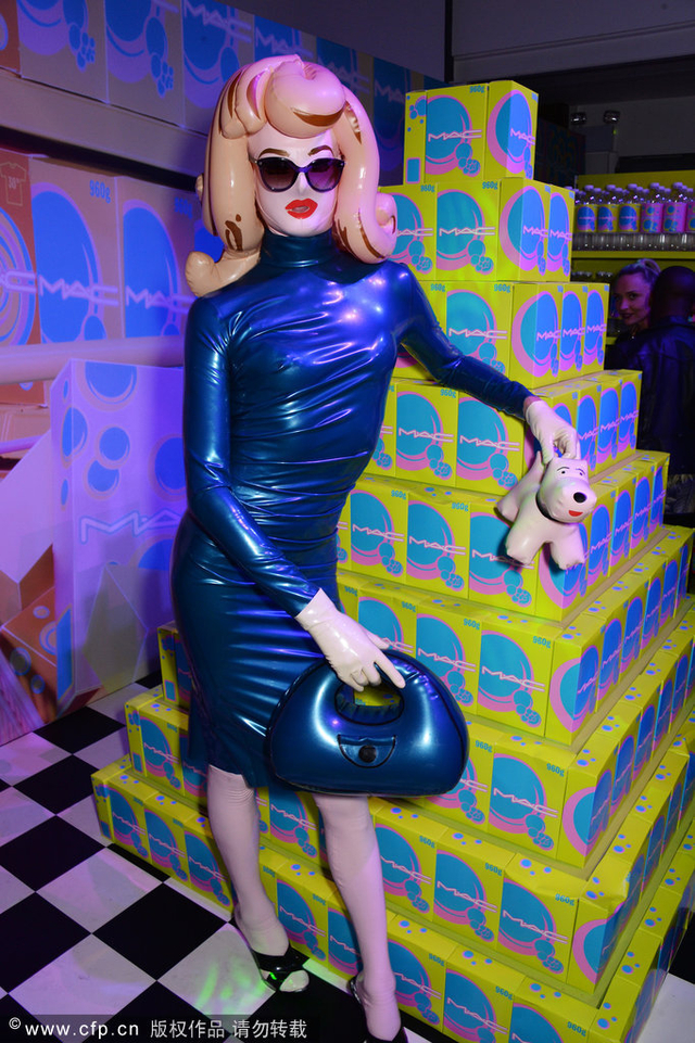 红遍全宇宙的橡胶小姐