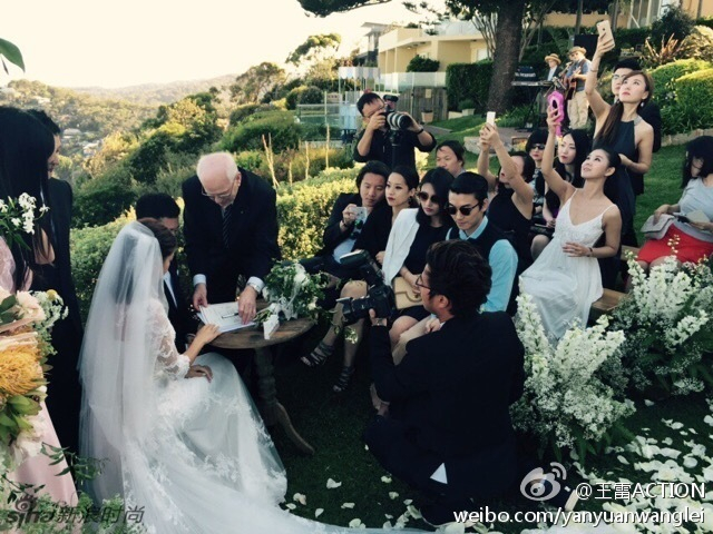 邓家佳婚礼现场浪漫温馨