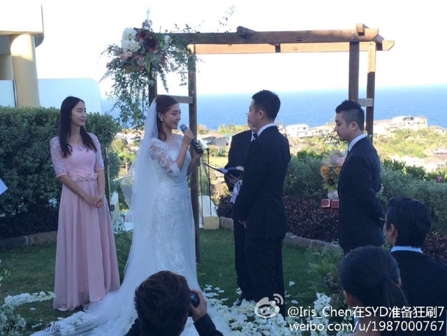 邓家佳婚礼现场浪漫温馨