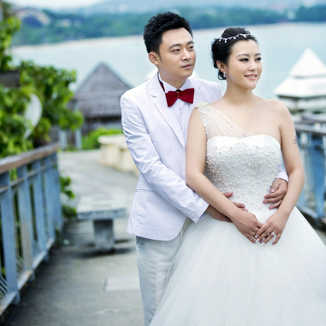 Angelababy曝光巨钻婚戒 明星