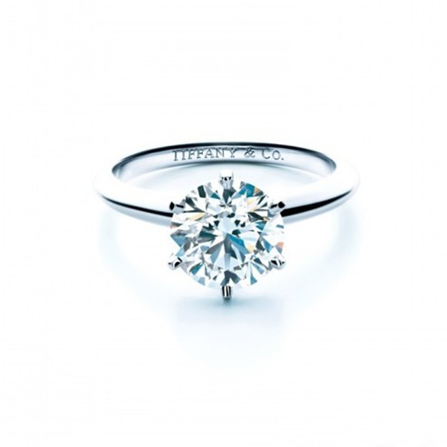 Angelababy曝光巨钻婚戒 明星