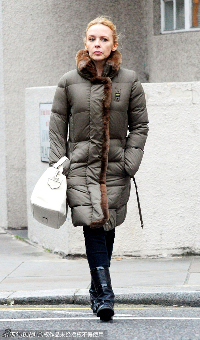 非要等到雪天冻成狗 才想起羽绒服的温暖