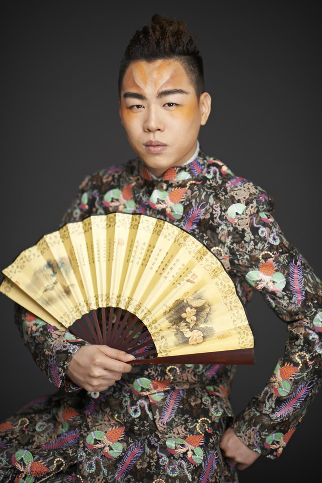 胡彦斌妆容妖艳变“戏子”  网友吐槽不忍直视