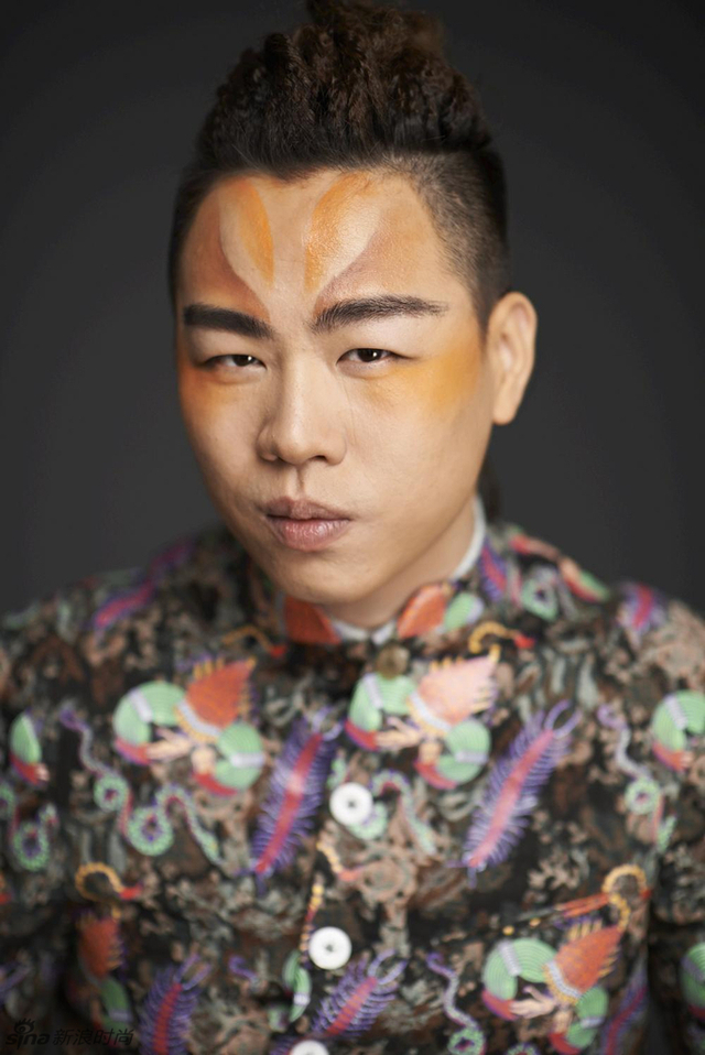 胡彦斌妆容妖艳变“戏子”  网友吐槽不忍直视