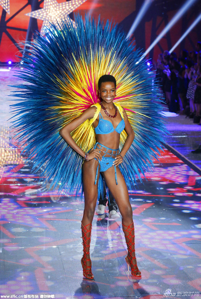 维多利亚的秘密秀场 天使惊艳亮相