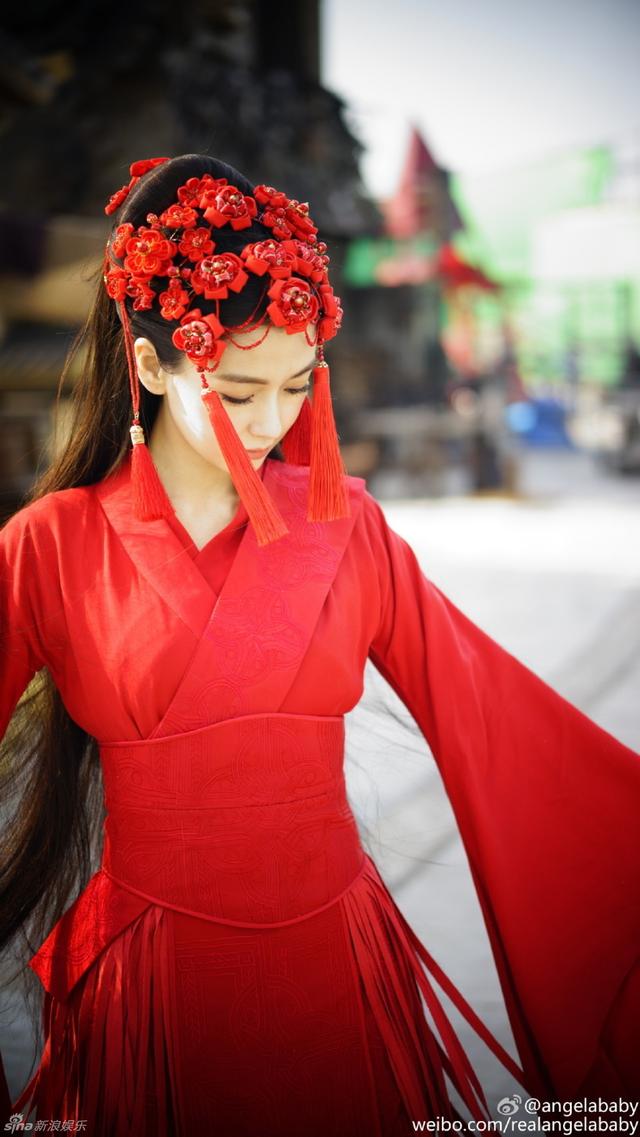 angelababy娇艳红色妆
