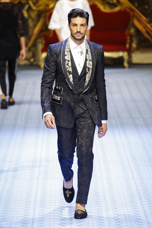 9/133dolce&gabbana 2019春夏男裝系列從拜占庭馬賽克,巴洛克風格