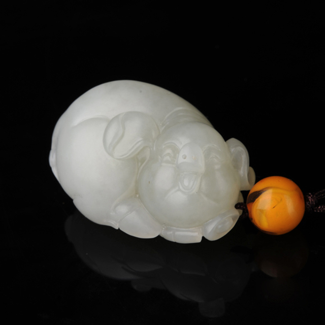 9生肖猪 材质：新疆和田玉籽料白玉
