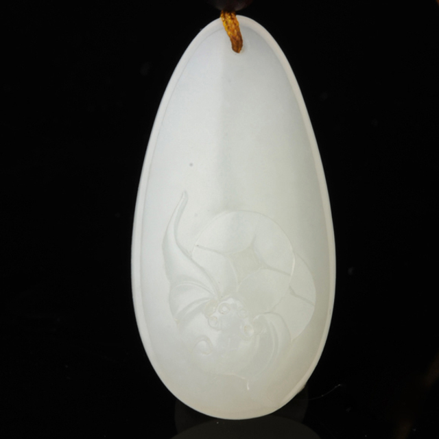 12福在眼前 材质：新疆和田玉籽料