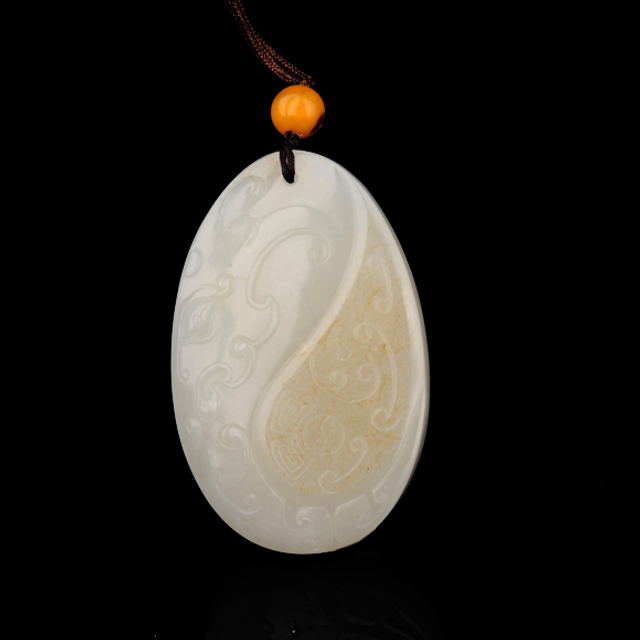 107兽面牌 材质：新疆和田玉籽料白玉