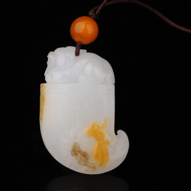 108　瑞兽　材质：新疆和田玉籽料白玉