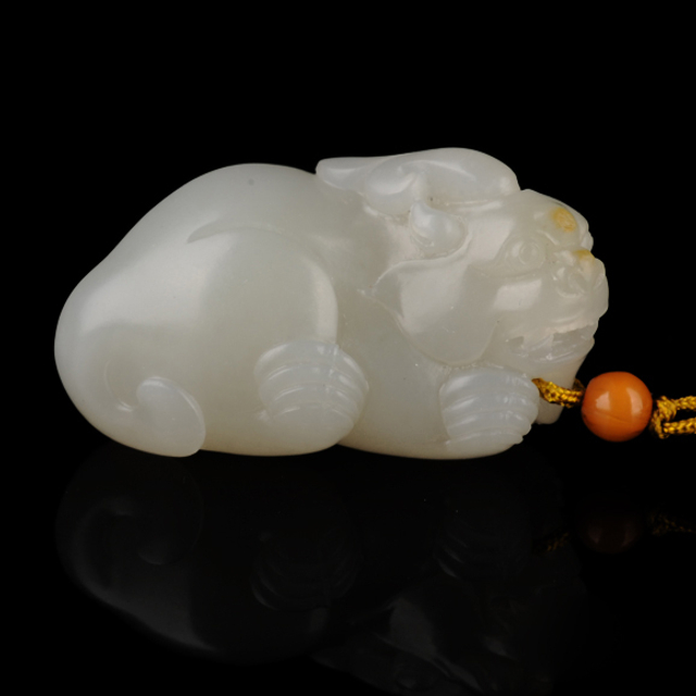 156瑞兽 材质：新疆和田玉籽料白玉