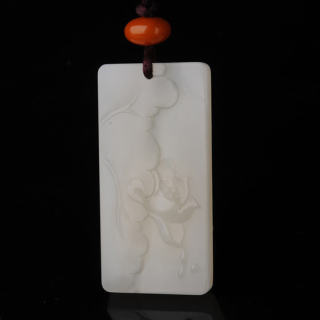 190舞荷　材质：新疆和田玉籽料白玉