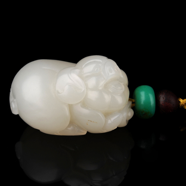 225元宝猪 材质：新疆和田玉籽料白玉 无底价