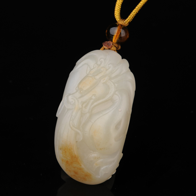 235龙挂件 材质：新疆和田玉籽料白玉 无底价