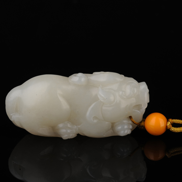 238貔貅 材质：新疆和田玉籽料白玉  无底价
