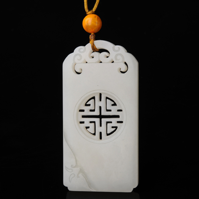 266镂空牌 新疆和田玉籽料白玉   RMB：15,000