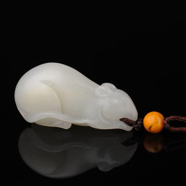 230老鼠  和田玉籽料白玉 重量：13g 无底价