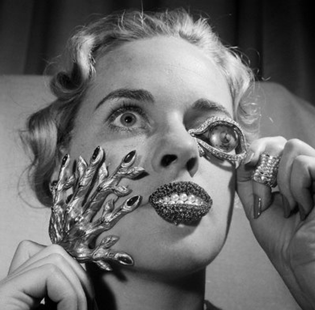 达利设计的超现实主义珠宝