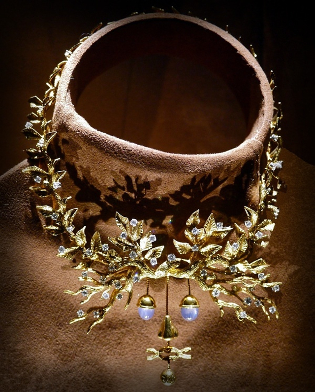 达利设计的超现实主义珠宝