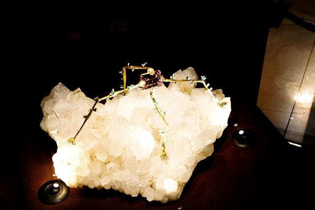 达利设计的超现实主义珠宝