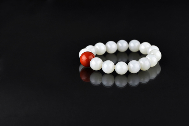 5016 和田白玉圆珠手链