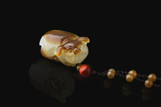 5028 和田玉猪挂件