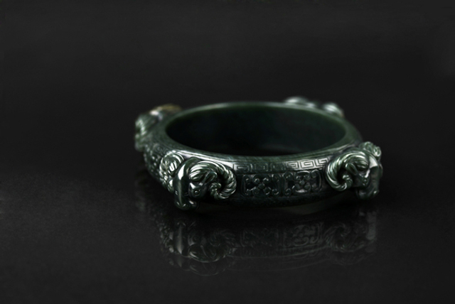 5097 青玉籽料四羊方尊镯