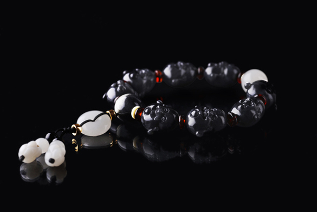 5101 墨玉籽料佛头持珠