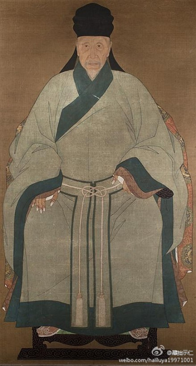 幅巾大带，长袖飘飘