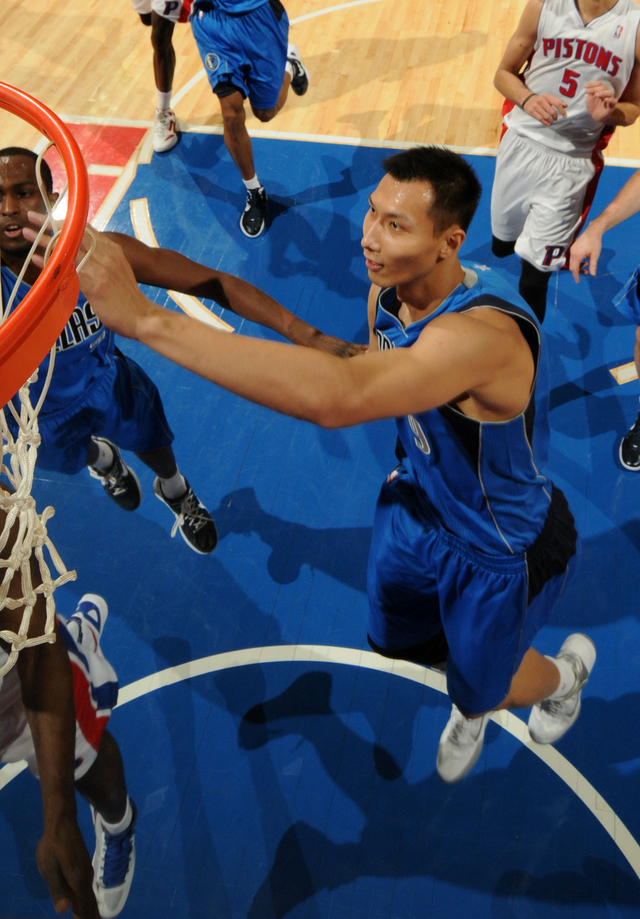 35/35           北京时间1月11日,小牛客场100-86挑落活塞,易建联