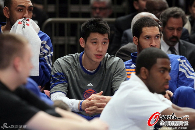 林书豪场下观战