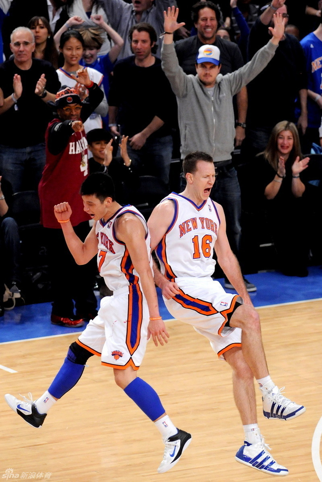 与队友激情碰撞