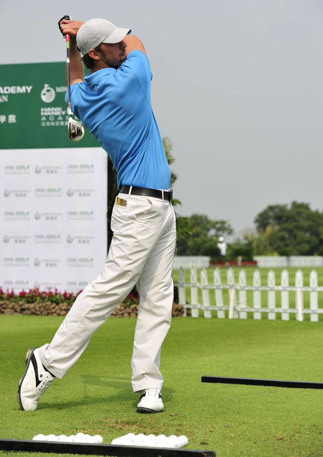 飞鱼的收杆姿态