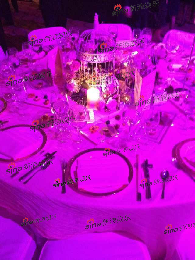 现场布置温馨喜庆