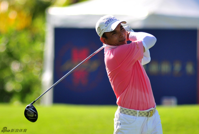 黄开文配对赛首轮开球