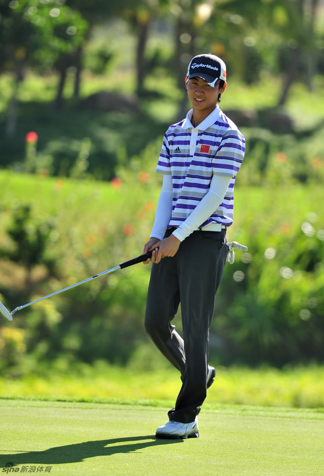 李鑫阳果岭推杆