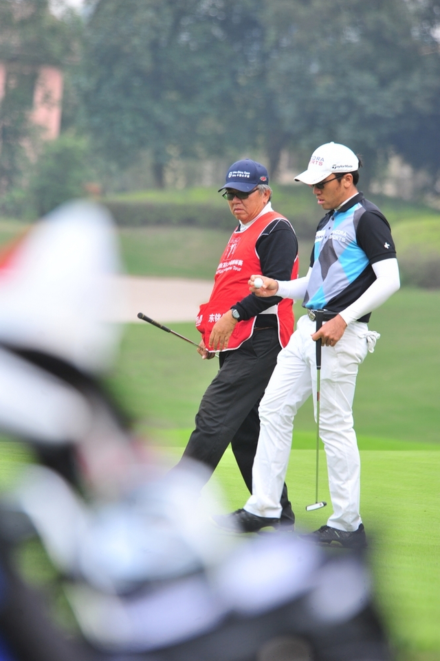 并列季军Rory Hei与父亲