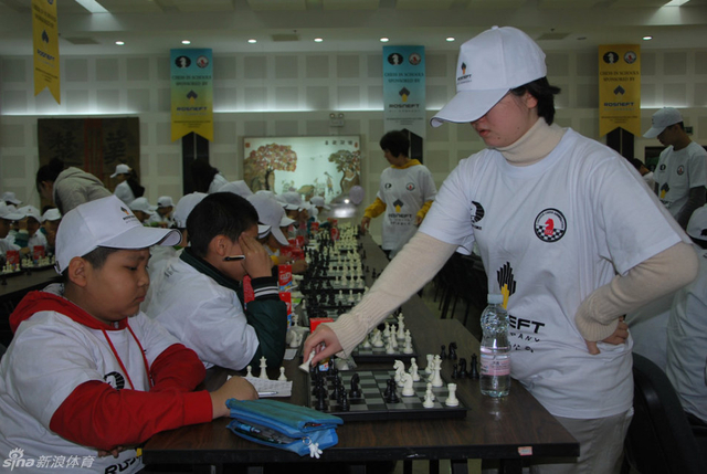 谭中怡全副武装