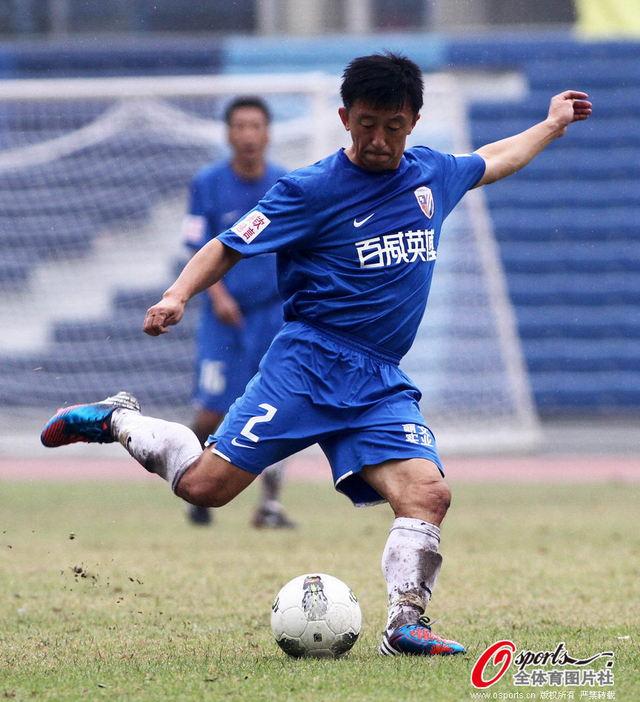 刘越全情投入比赛