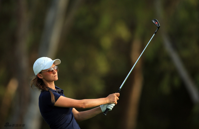 优雅的法国球手柯克兰