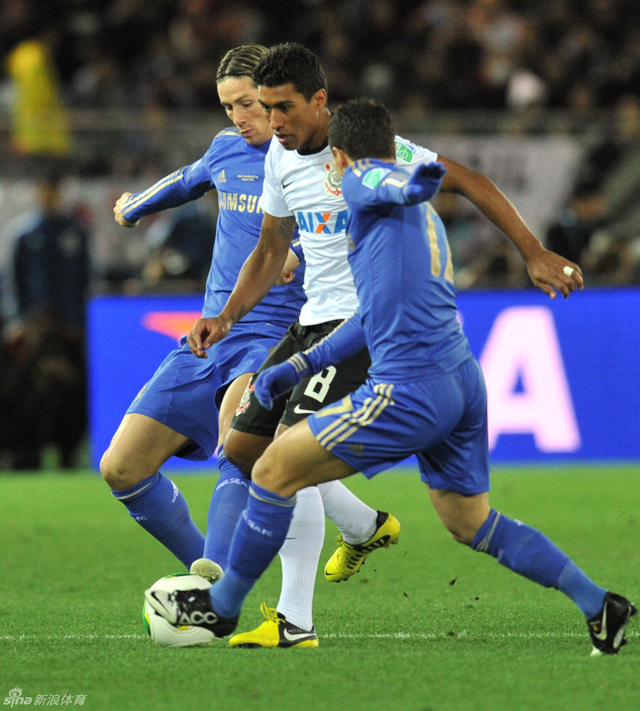 保利尼奥被包夹