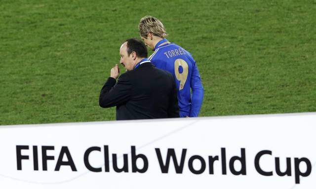 两个西班牙人默默离去